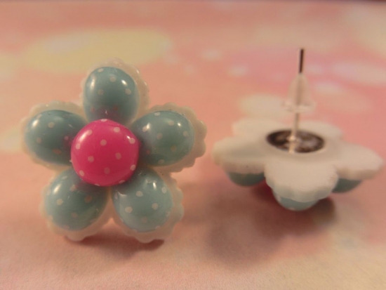 Preview: Candy Blume Ohrstecker Blüte hellblau weiß pink